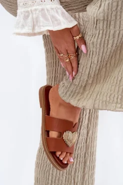 Klapki Damskie Na Płaskim Obcasie Ze Złotą Ozdobą Camel Karinma