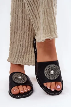 Klapki Damskie Na Płaskim Obcasie Z Ozdobą S.Barski KV51-013 Czarne