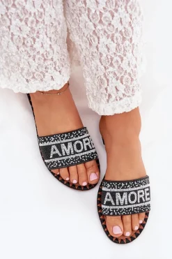 Klapki Damskie Na Płaskim Obcasie Ze Zdobieniem Amore Czarne Avelina