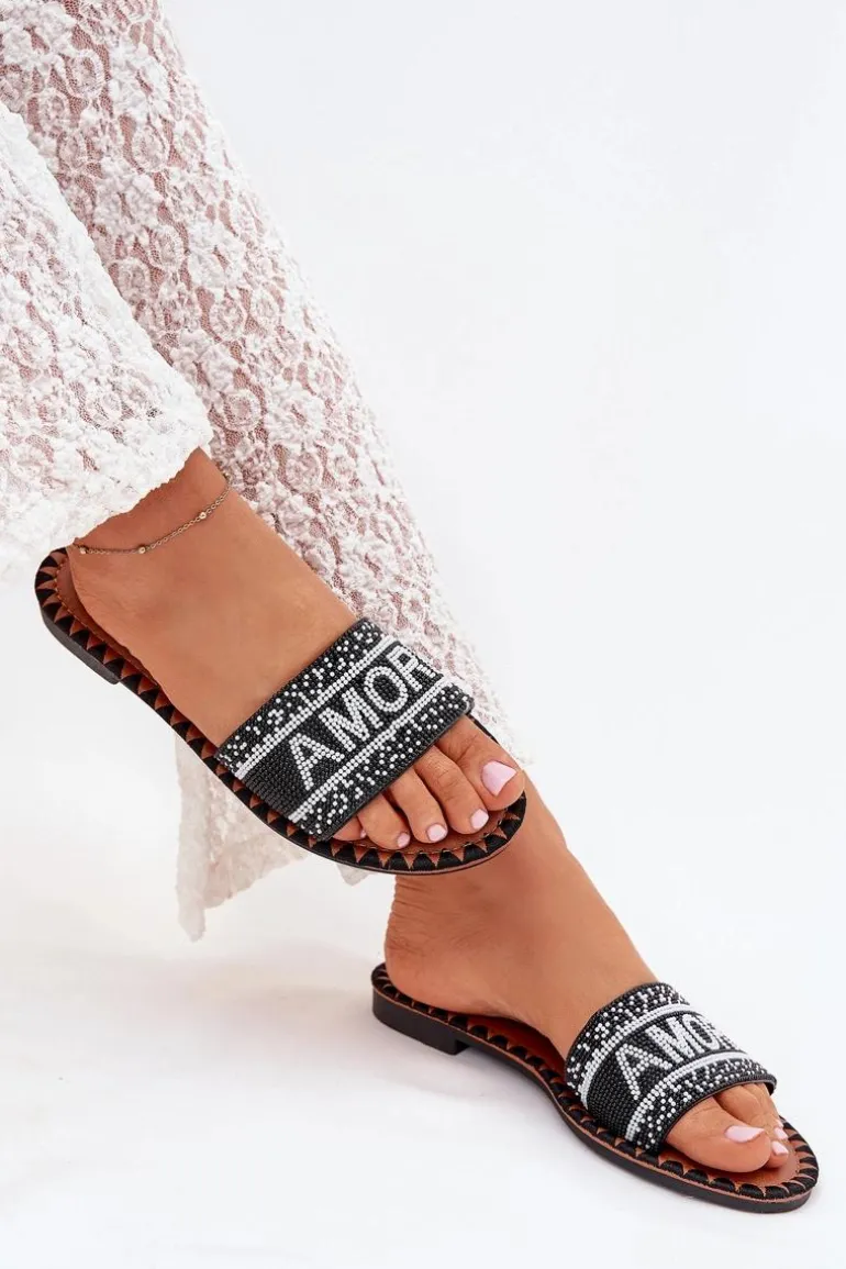 Klapki Damskie Na Płaskim Obcasie Ze Zdobieniem Amore Czarne Avelina