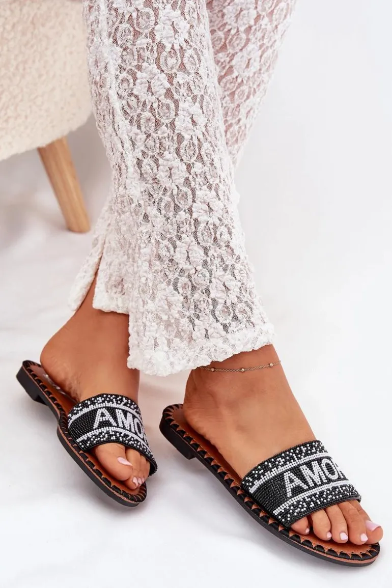 Klapki Damskie Na Płaskim Obcasie Ze Zdobieniem Amore Czarne Avelina