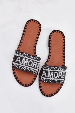 Klapki Damskie Na Płaskim Obcasie Ze Zdobieniem Amore Czarne Avelina