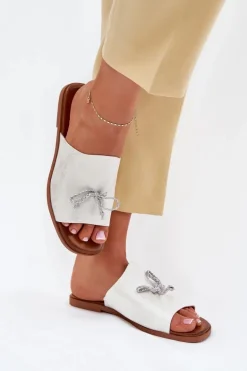 Klapki Damskie Na Płaskim Obcasie Z Ozdobnym Wiązaniem Srebrne Norela