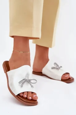 Klapki Damskie Na Płaskim Obcasie Z Ozdobnym Wiązaniem Srebrne Norela