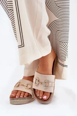 Klapki Damskie Na Platformie Ze Złotą Ozdobą I Brokatem Beżowe Morisela