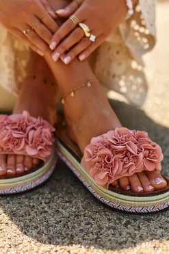 Klapki Damskie Na Platformie Ozdobione Kwiatkami Różowe Nodina