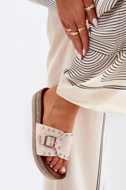 Klapki Damskie Na Platformie Z Klamrą I Ćwiekami Beżowe Nusithia