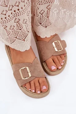 Klapki Damskie Na Platformie Ze Złotą Klamrą Ciemnobeżowe Selira