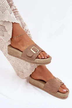 Klapki Damskie Na Platformie Ze Złotą Klamrą Ciemnobeżowe Selira