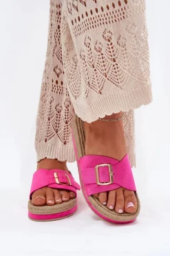 Klapki Damskie Na Platformie Ze Złotą Klamrą Fuksja Selira