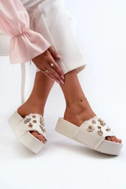 Klapki Damskie Na Platformie Z Przypinkami Białe Zranesia