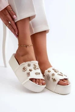 Klapki Damskie Na Platformie Z Przypinkami Białe Zranesia