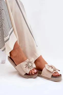 Klapki Damskie Na Platformie Z Kokardką I Ozdobną Broszką Beżowe Lenela
