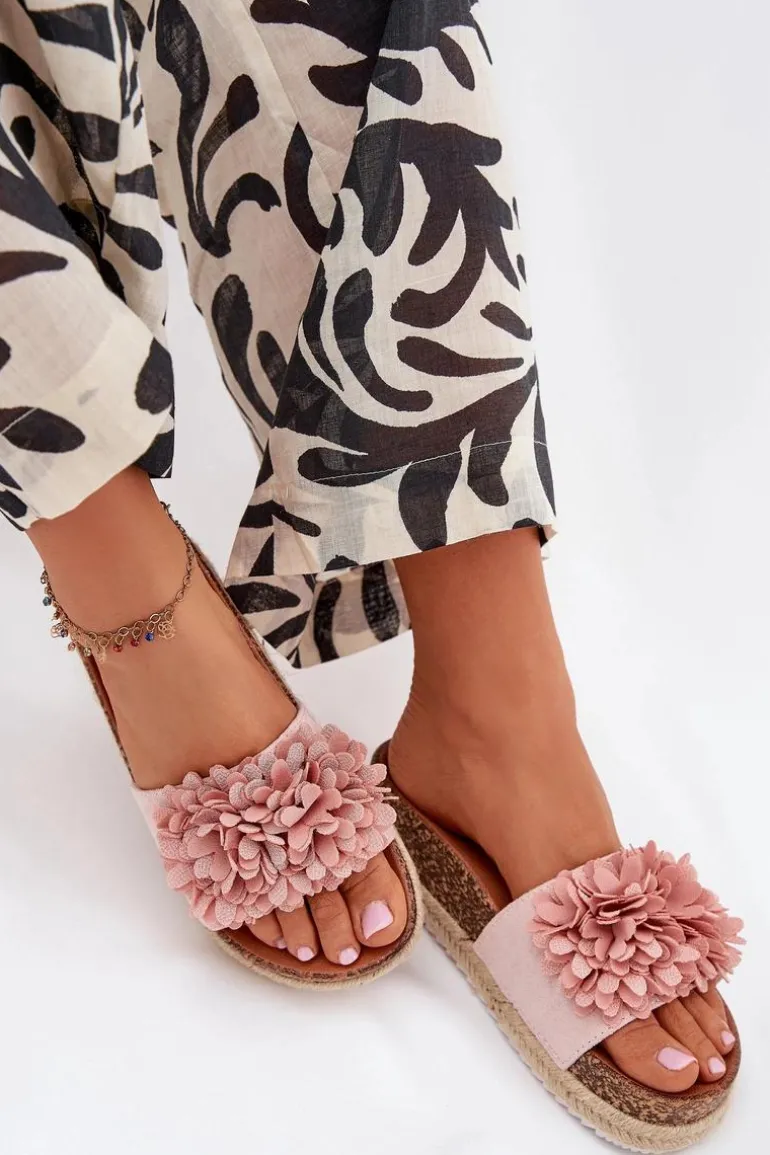 Klapki Damskie Na Platformie Z Ozdobnymi Kwiatkami Różowe Tessara