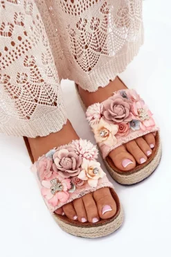 Klapki Damskie Na Platformie Z Plecionką I Kwiatkami Różowe Chellia