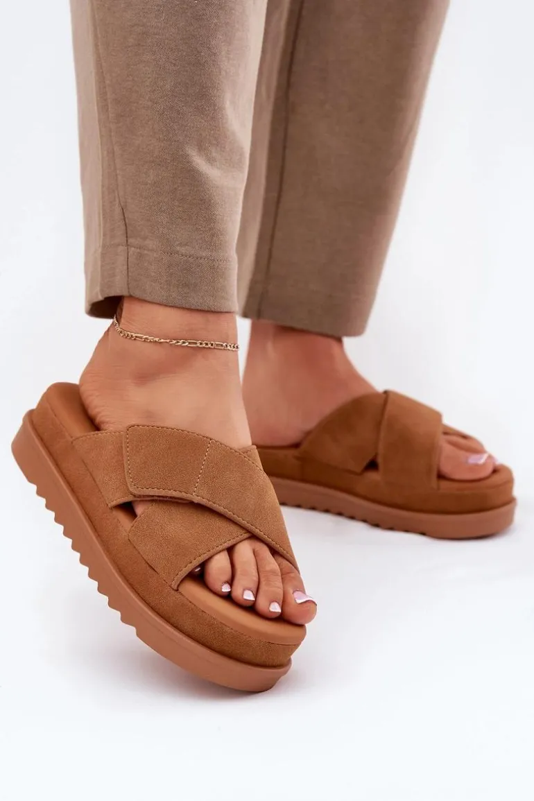 Klapki Damskie Na Platformie Z Przeplatającymi Się Paskami Camel Rinasara