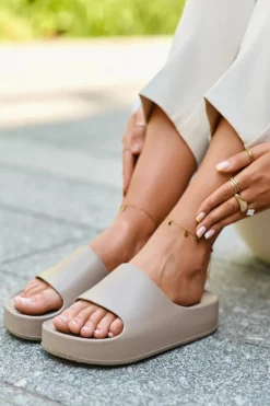 Klapki Damskie Na Platformie Piankowe Brązowe Airaplea