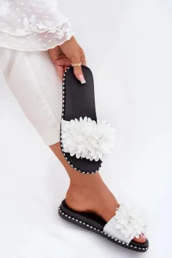 Klapki Damskie Ozdobione Kwiatami Białe Cellanen