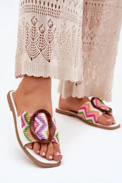 Klapki Damskie Płaskie Z Ozdobną Klamrą Białe Luwam