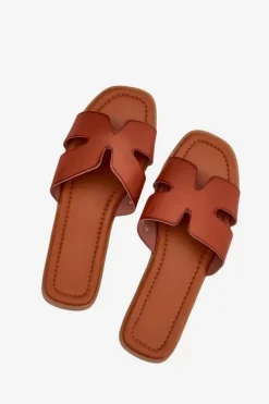 Klapki Damskie Płaskie Z Wycięciami Camel Salyra