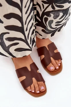 Klapki Damskie Płaskie Z Wycięciami Ciemnobrązowe Salyra