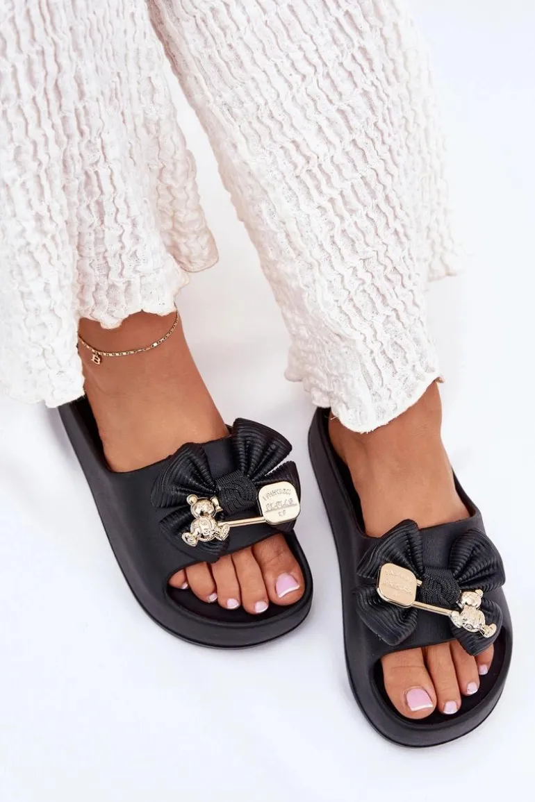 Klapki Damskie Piankowe Na Platformie Z Kokardką I Broszką Czarne Marlize