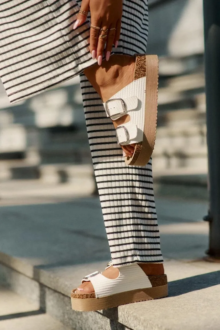 Klapki Damskie Platformie Z Klamrami Lee Cooper LCW-25-35-3496L Białe