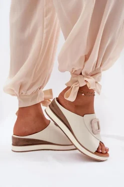 Klapki Damskie Skórzane Na Koturnie Artiker 56C2145 Jasnobeżowe