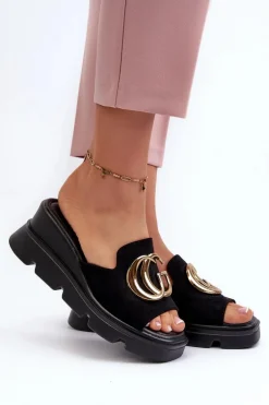 Klapki Damskie Z Eko Zamszu Na Koturnie I Platformie Ze Złotą Ozdobą Vinceza 58295 Czarne