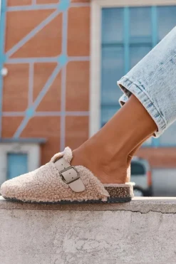 Klapki Damskie Z Futerkiem Typu Baranek Beżowe Lorivine