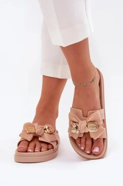 Klapki Damskie Z Kokardą I Złotą Broszką Beżowe Lynara