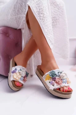 Klapki Damskie Z Kwiatami Gruba Podeszwa Białe Amadeo