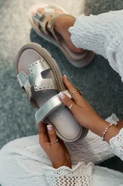 Klapki Damskie Z Naturalnej Skóry Na Platformie Zazoo 40440 Złote