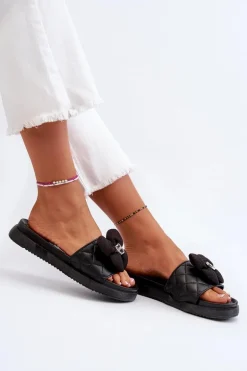 Klapki Damskie Z Ozdobą Na Niskiej Platformie Czarne Cedrella