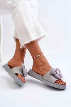 Klapki Damskie Z Ozdobą Na Niskiej Platformie Szare Cedrella