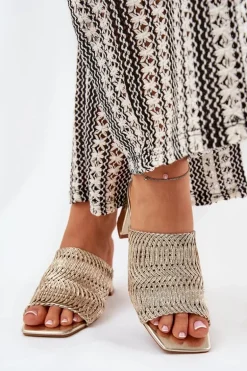 Klapki Damskie Z Plecionką Na Obcasie Złote Ciariloria