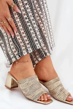 Klapki Damskie Z Plecionką Na Obcasie Złote Ciariloria