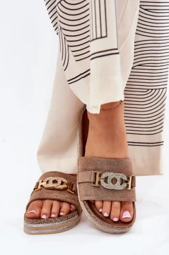 Klapki Damskie Ze Złotym Detalem Na Platformie Z Brokatem Khaki Eanes