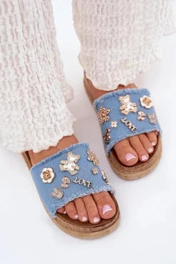 Klapki Damskie Ze Złotymi Przypinkami Na Platformie Niebieskie Rigasta