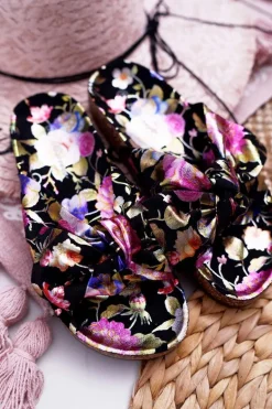 Klapki Na Korkowej Podeszwie Czarne W Kwiaty Wendy