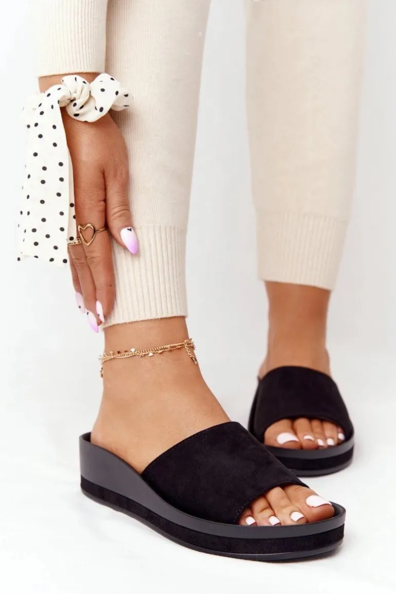 Klapki Na Koturnie Vinceza 21-17113 Czarne