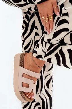 Klapki Na Masywnej Platformie Beżowe Daldiva