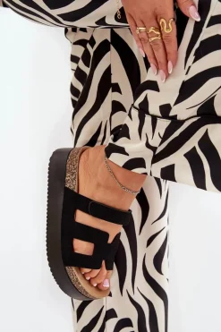 Klapki Na Masywnej Platformie Czarne Daldiva