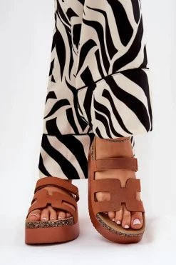 Klapki Na Masywnej Platformie Camel Daldiva