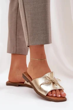 Klapki Na Płaskiej Podeszwie Z Ozdobną Kokardką Złote Deonelis