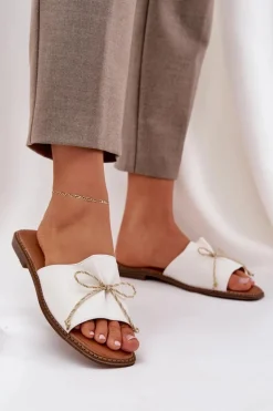 Klapki Na Płaskiej Podeszwie Z Ozdobną Kokardką Białe Deonelis