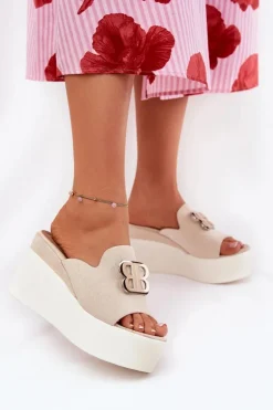 Klapki Na Platformie I Koturnie Z Ozdobą Beżowe Tanonea