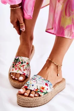 Klapki Na Platformie W Kwiaty Białe Malia