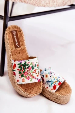 Klapki Na Platformie W Kwiaty Białe Malia