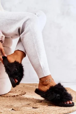 Klapki Z Futerkiem Gumowe Czarne Pollie